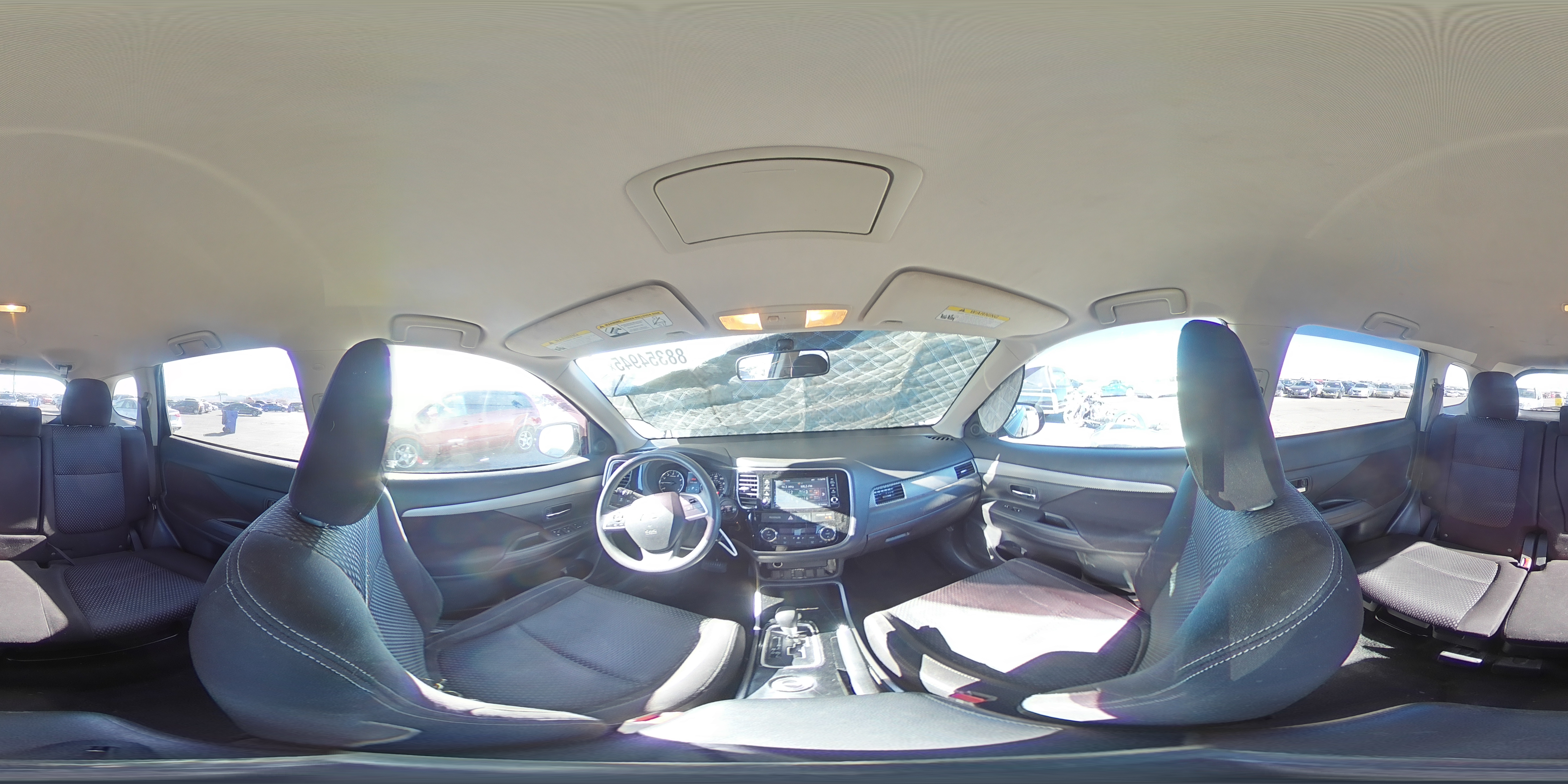 2018 Mitsubishi Outlander - Image 14