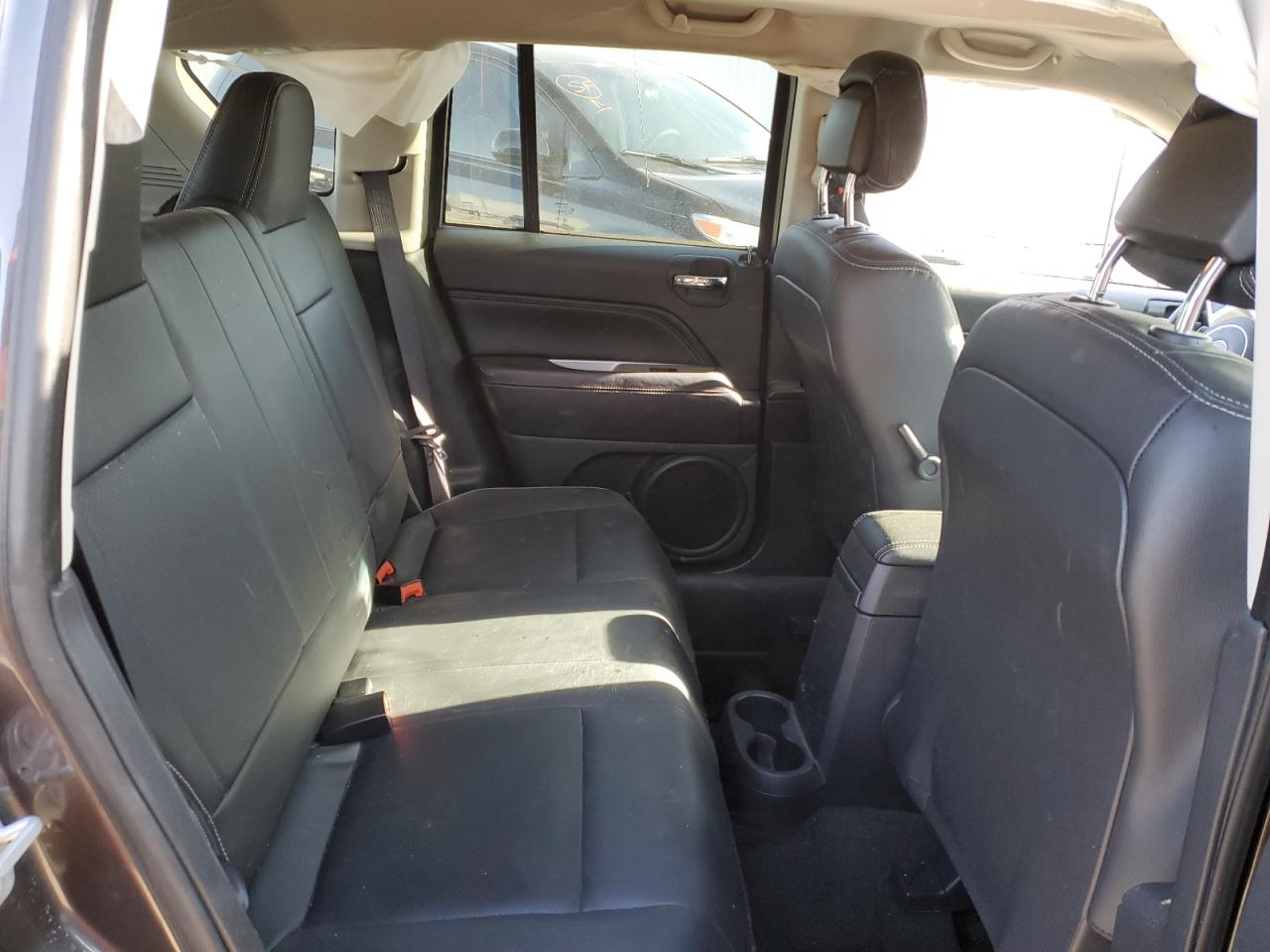 2016 Jeep Compass - Image 11