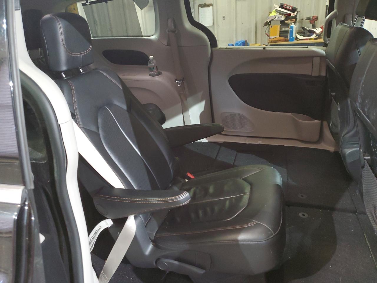 2020 Chrysler Pacifica - Image 11