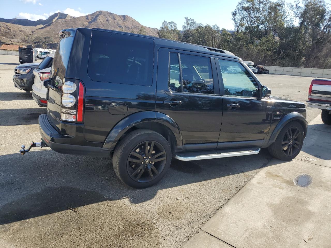 2016 Land Rover LR4 - Image 3