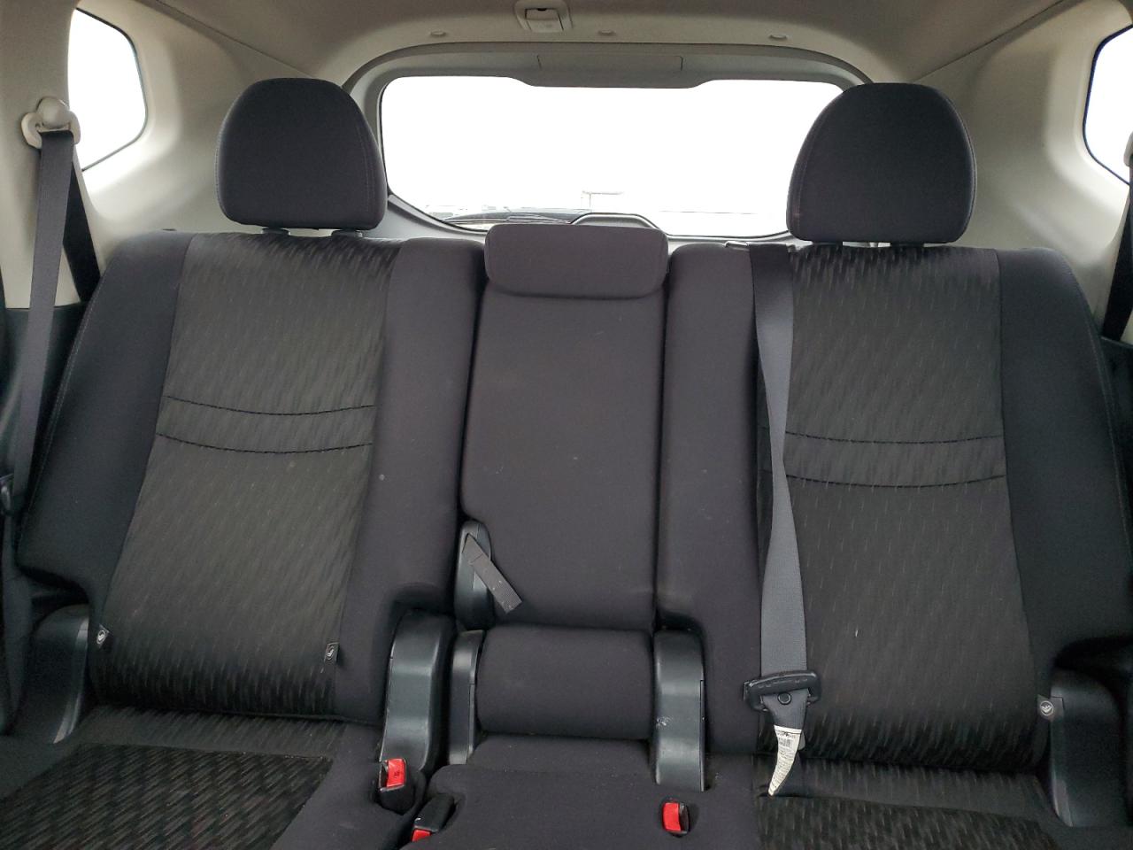 2018 Nissan Rogue - Image 10