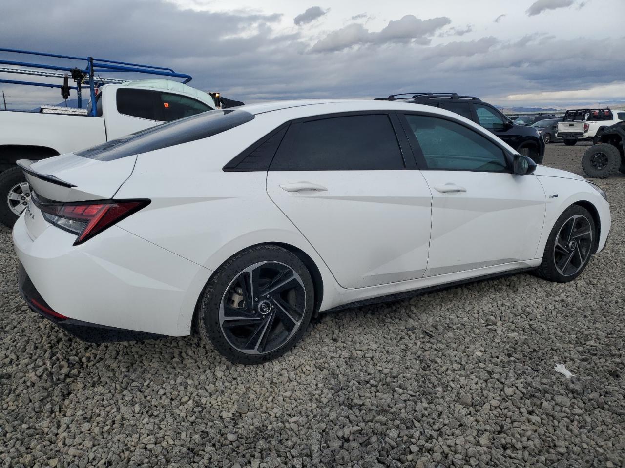 2022 Hyundai Elantra - Image 3