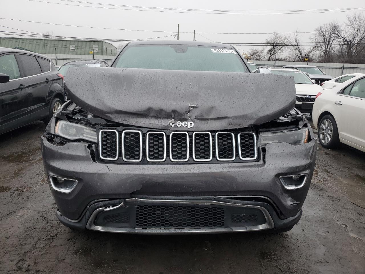 2017 Jeep Grand Cherokee - Image 5