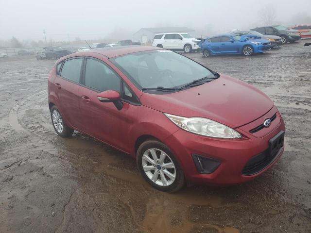 Hatchbacks FORD FIESTA 2013 Czerwony
