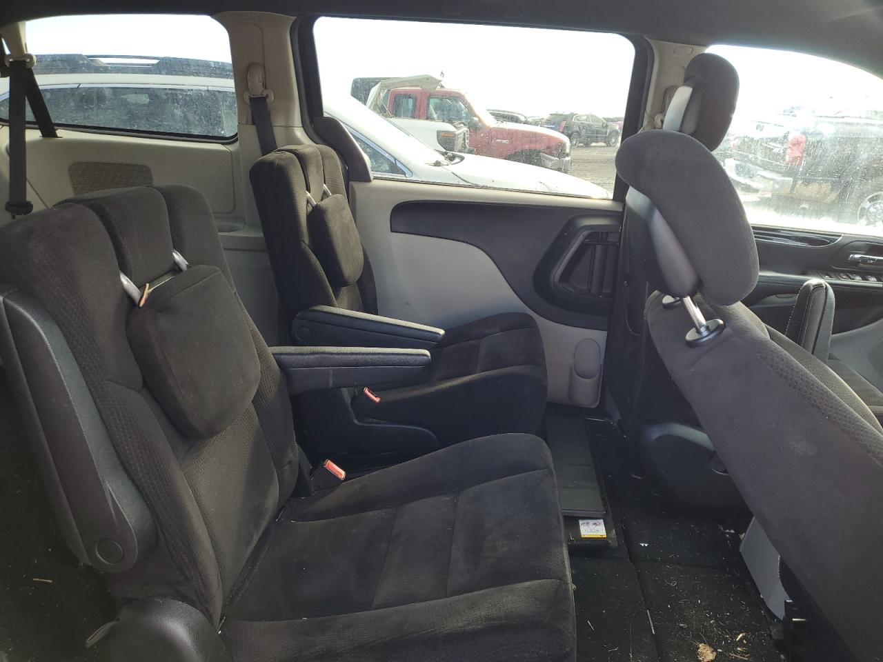 2014 Dodge Caravan - Image 11