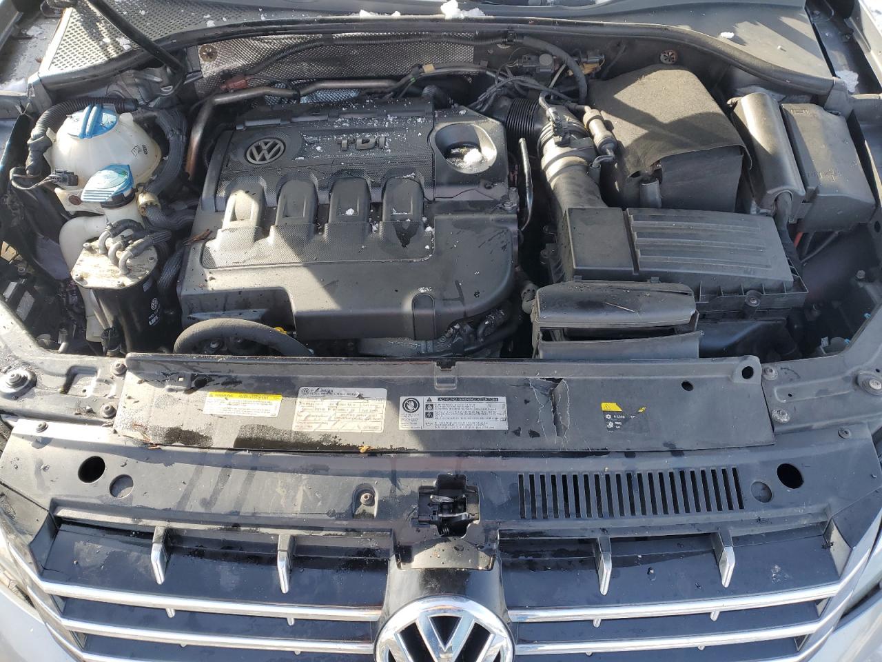 2015 Volkswagen Passat - Image 12