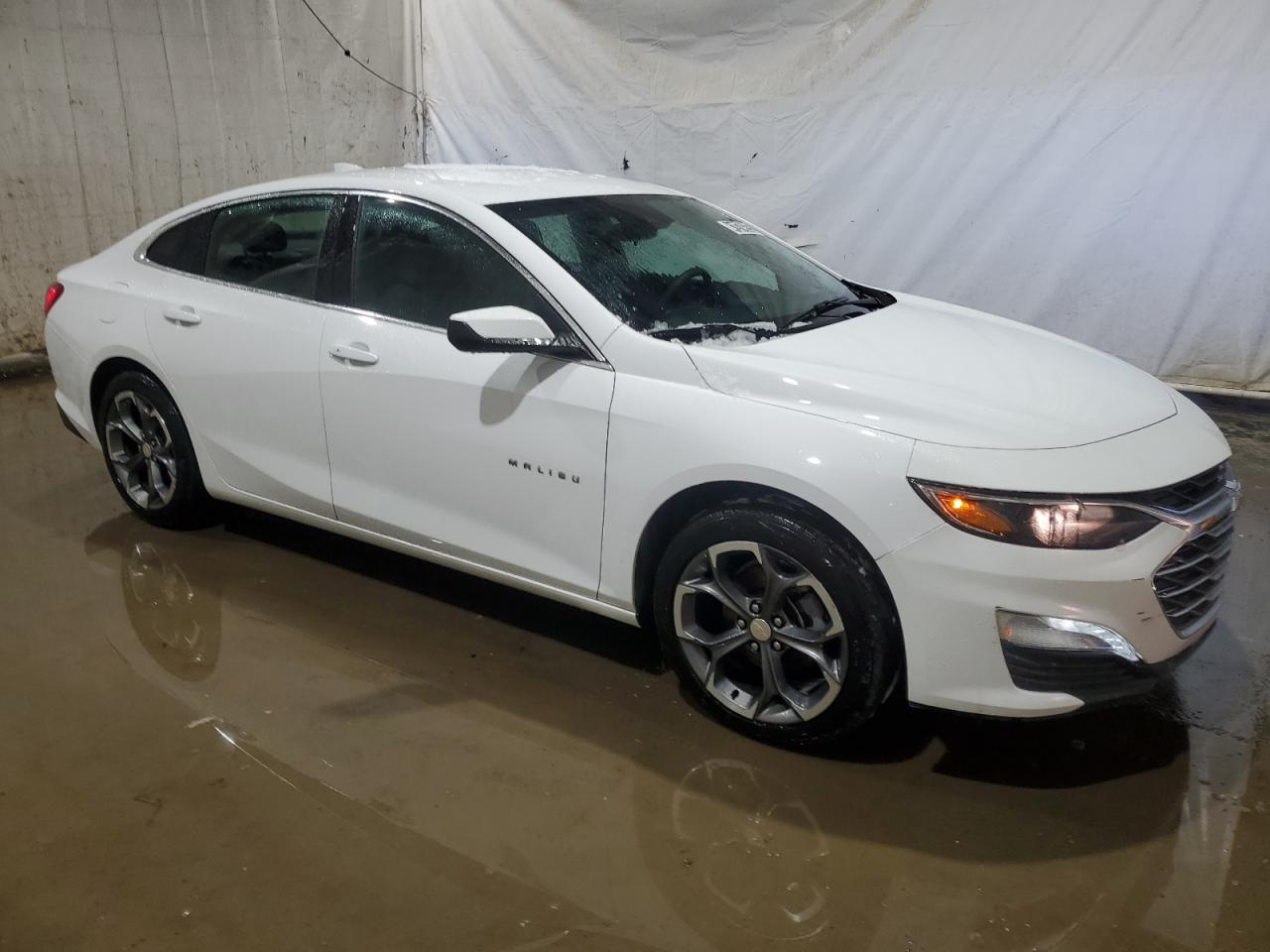 2023 Chevrolet Malibu - Image 4
