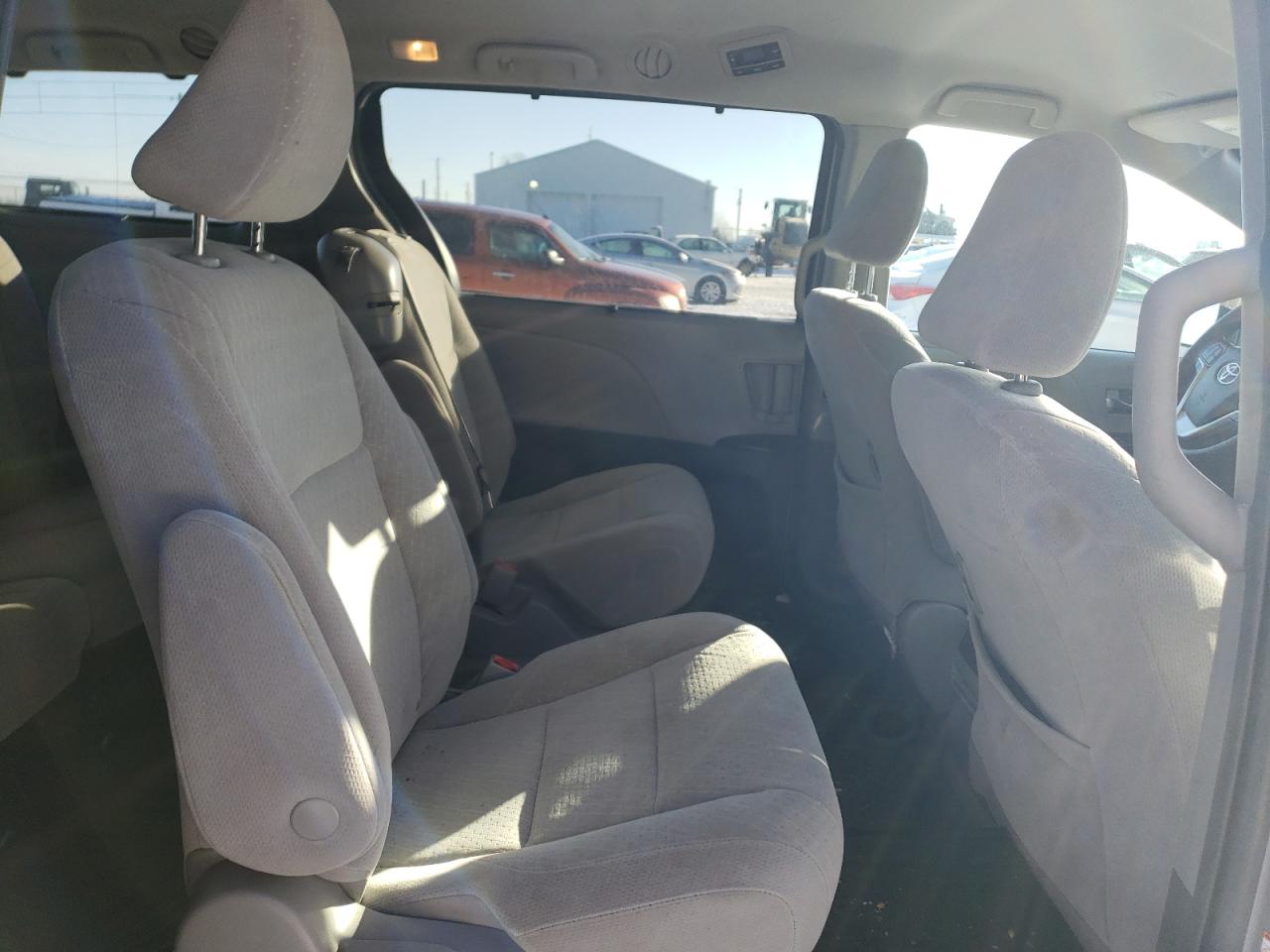 2019 Toyota Sienna - Image 11
