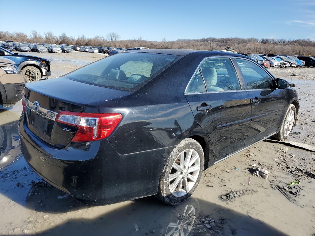 2014 Toyota Camry - Image 3
