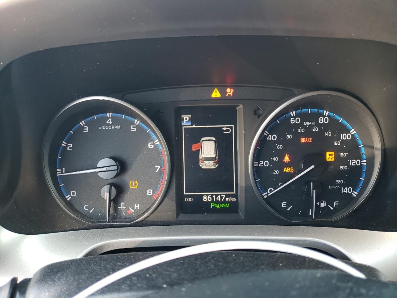 2018 Toyota RAV 4 - Image 9