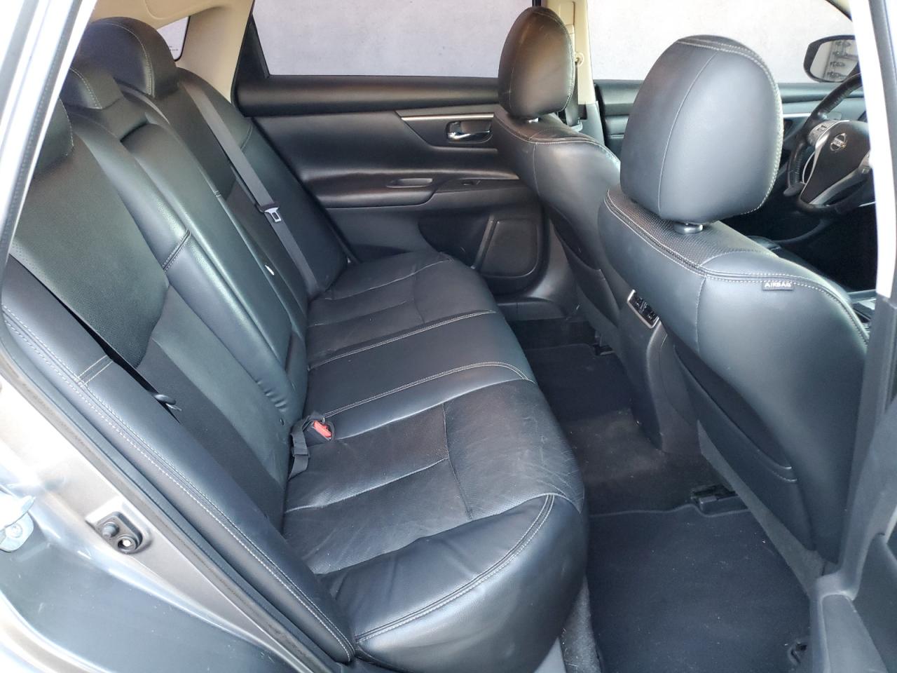 2018 Nissan Altima - Image 10