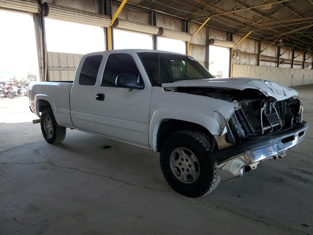 2004 Chevrolet Silverado - Image 4