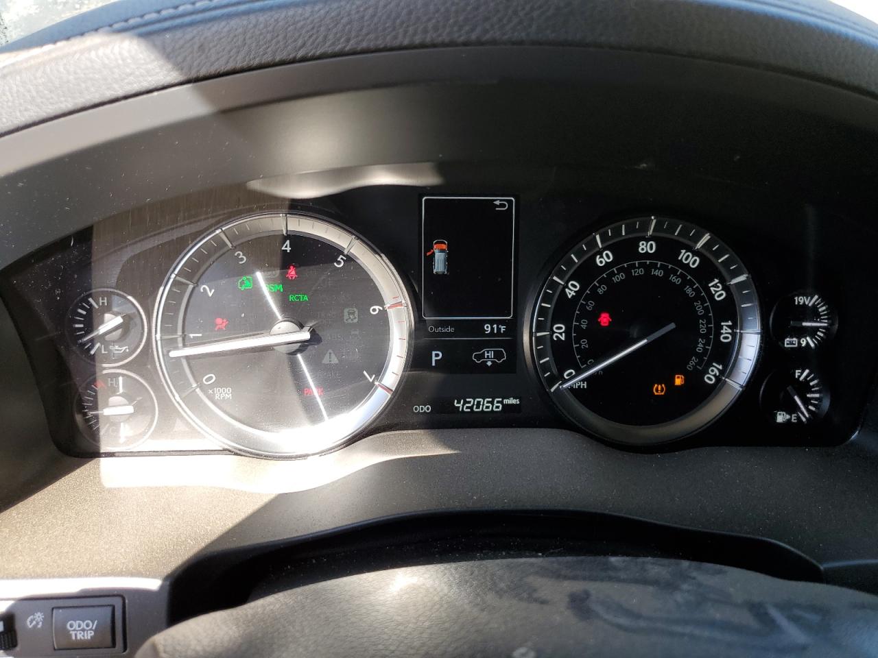 2021 Lexus LX - Image 9
