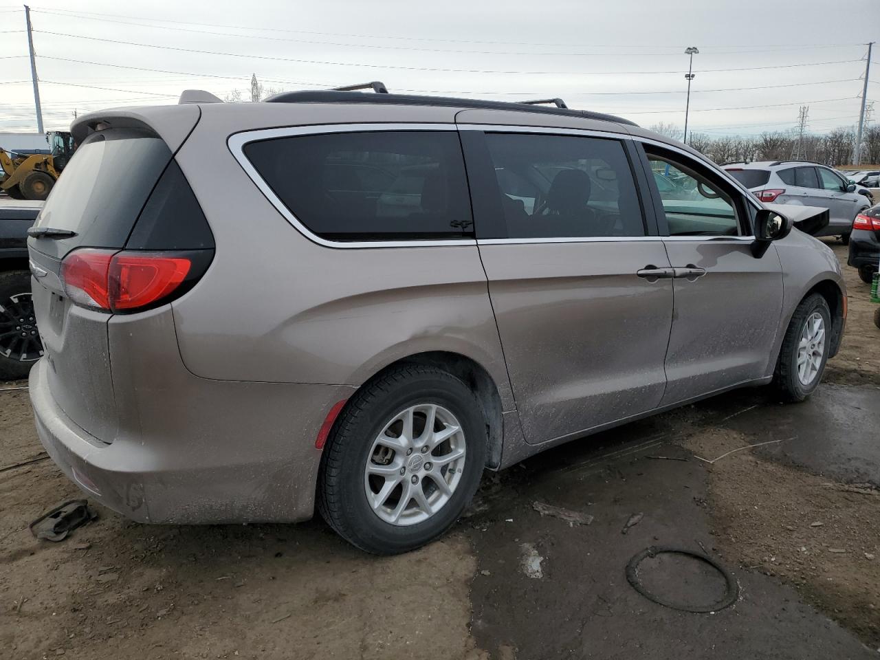 2017 Chrysler Pacifica - Image 3