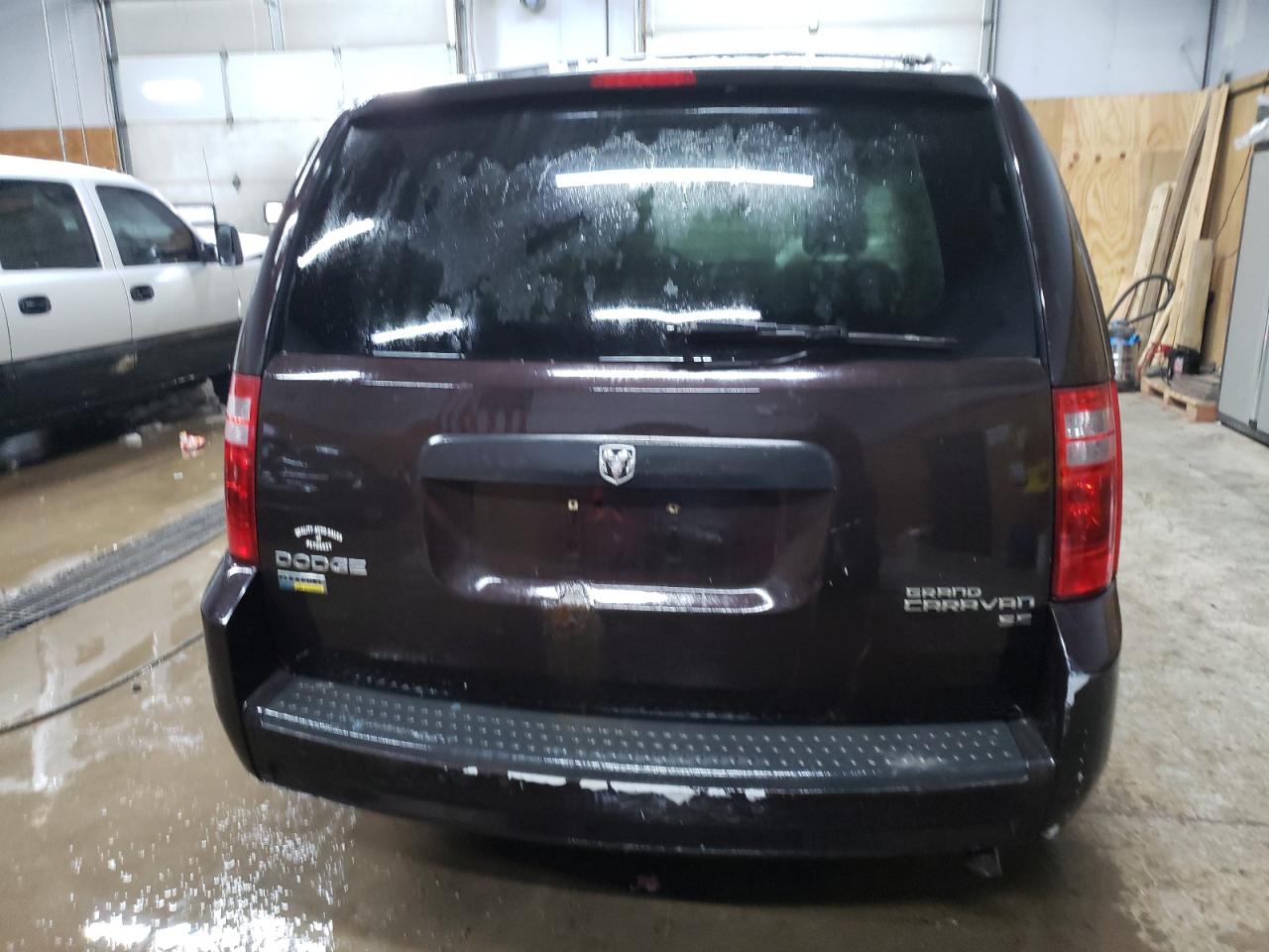 2010 Dodge Caravan - Image 6