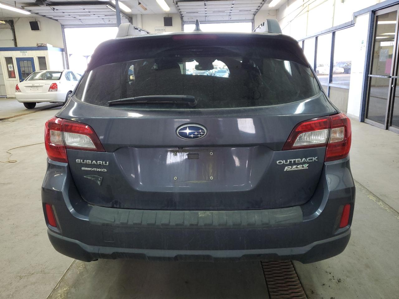 2017 Subaru Outback - Image 6