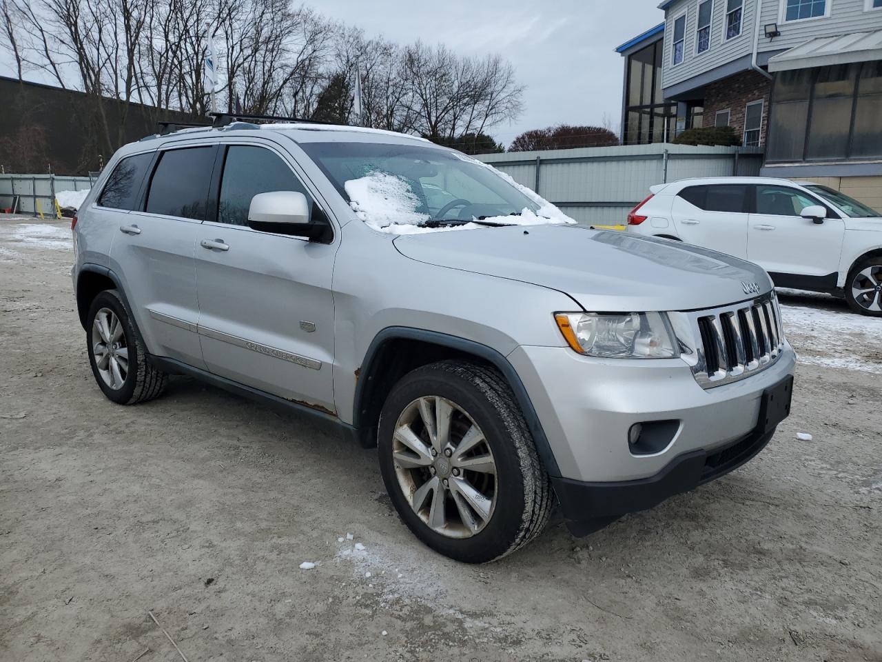 2011 Jeep Grand Cherokee - Image 4