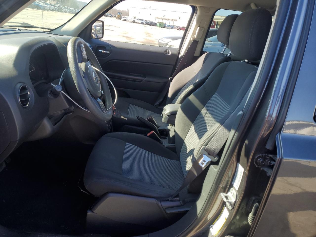 2017 Jeep Liberty (Patriot) - Image 7
