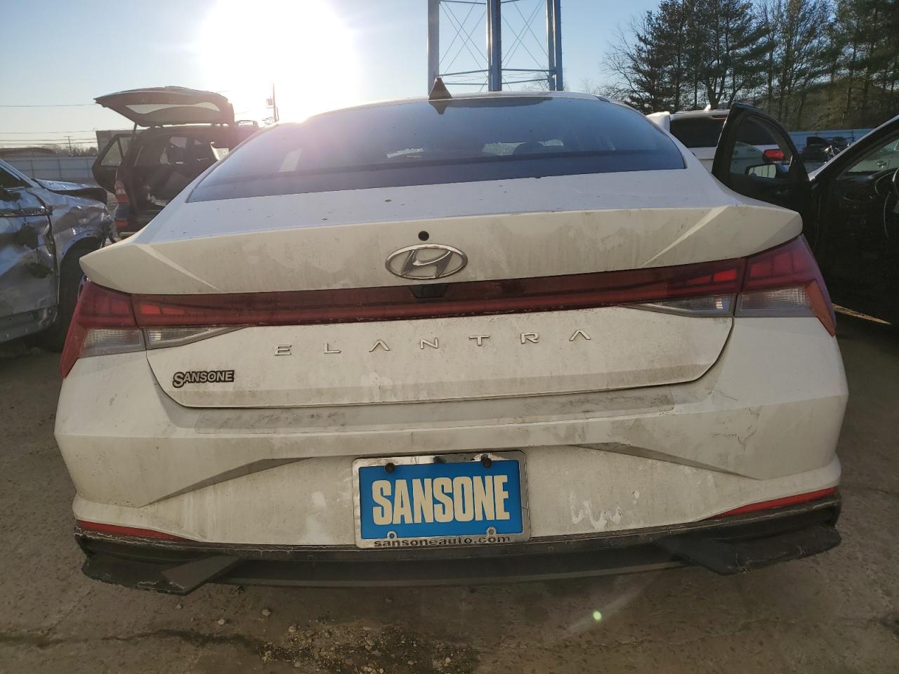 2022 Hyundai Elantra - Image 6