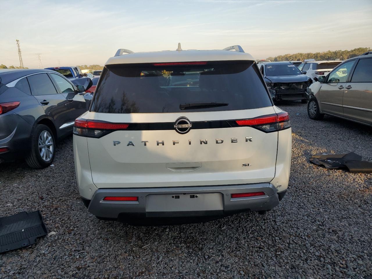 2024 Nissan Pathfinder - Image 6