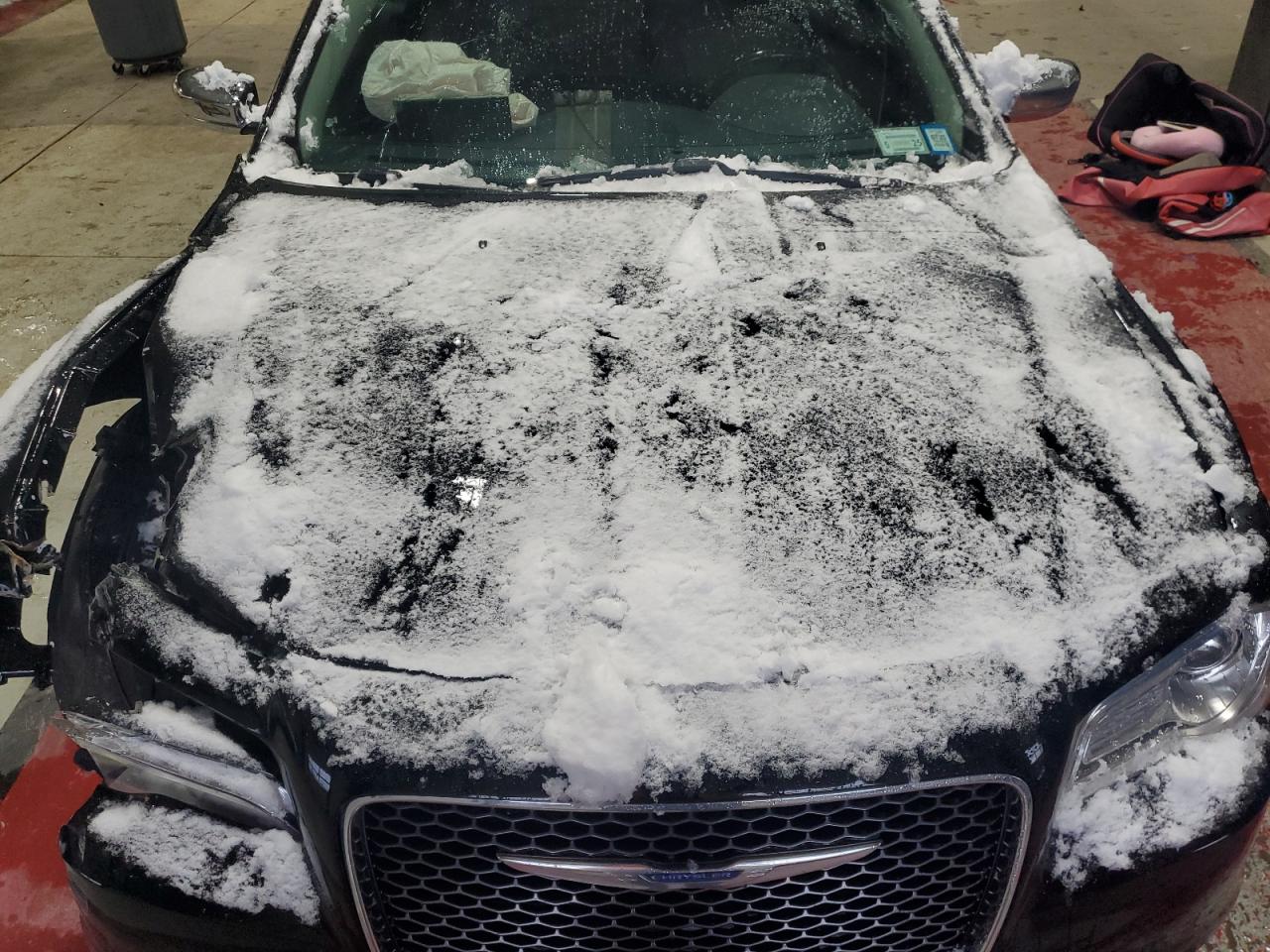 2018 Chrysler 300 - Image 11