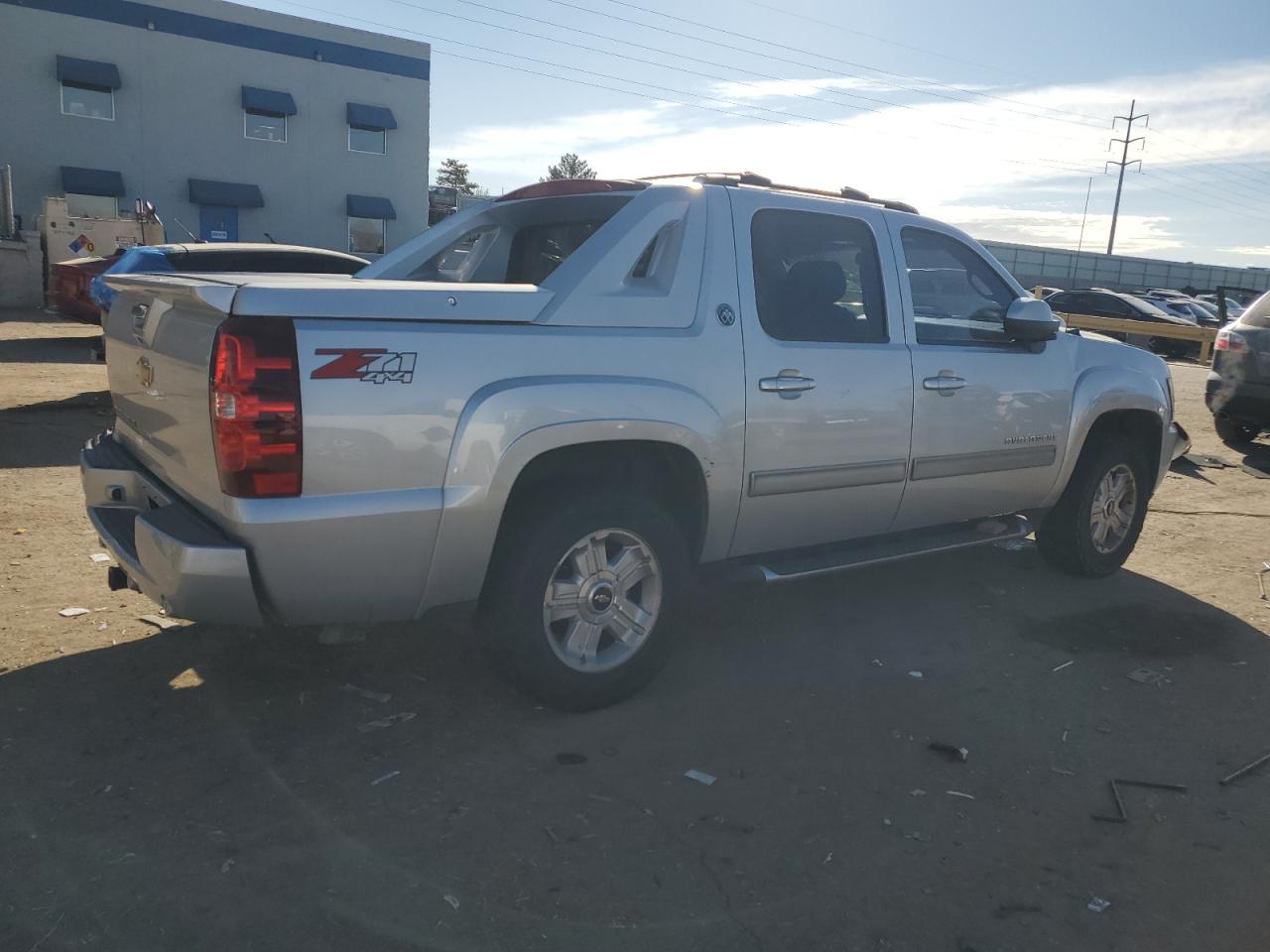 2013 Chevrolet Avalanche - Image 3