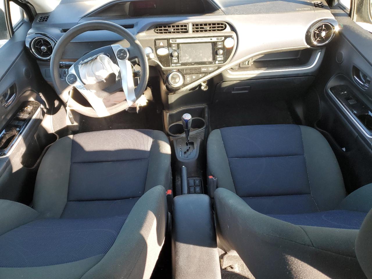 2016 Toyota Prius - Image 8