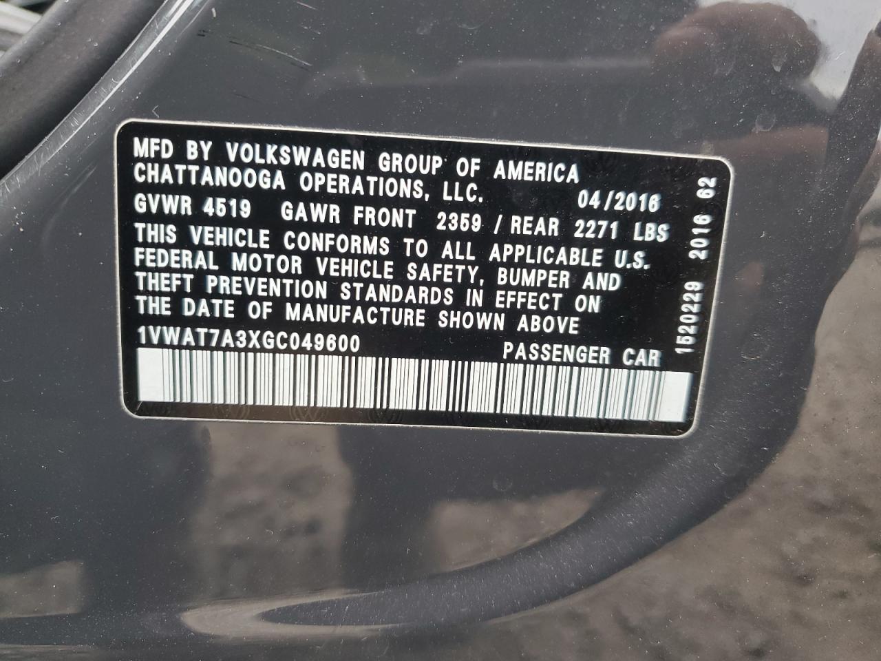 2016 Volkswagen Passat - Image 13