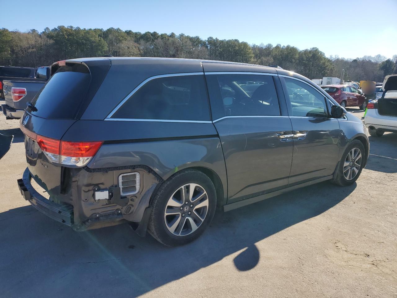 2016 Honda Odyssey - Image 3