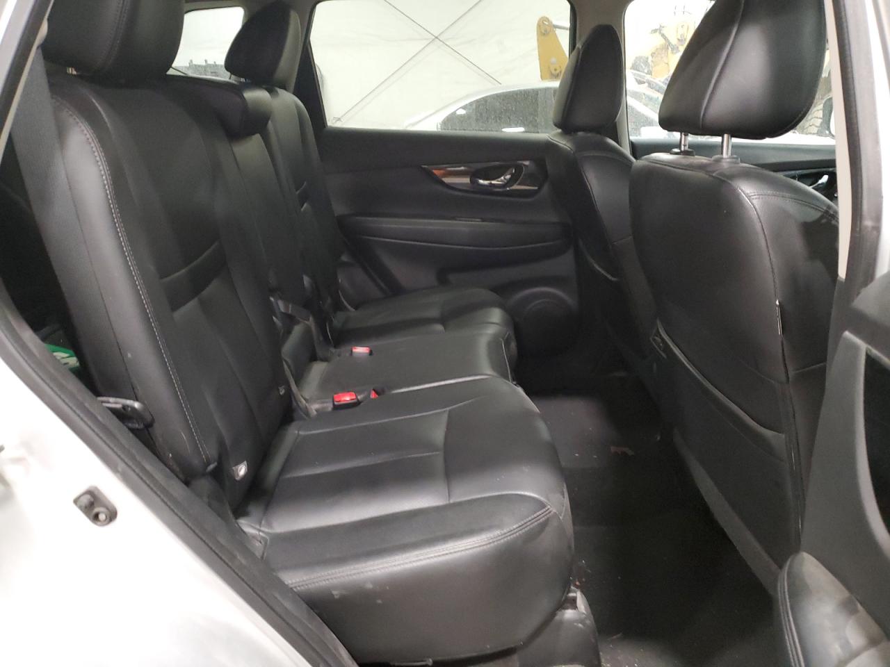 2018 Nissan Rogue - Image 10