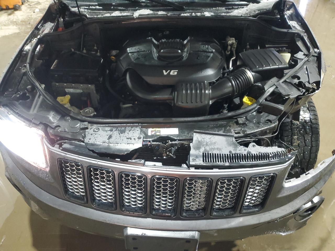 2014 Jeep Grand Cherokee - Image 12