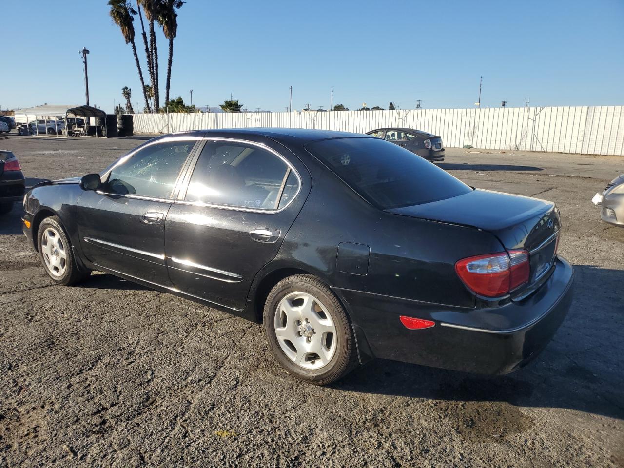 2001 Infiniti I - Image 2