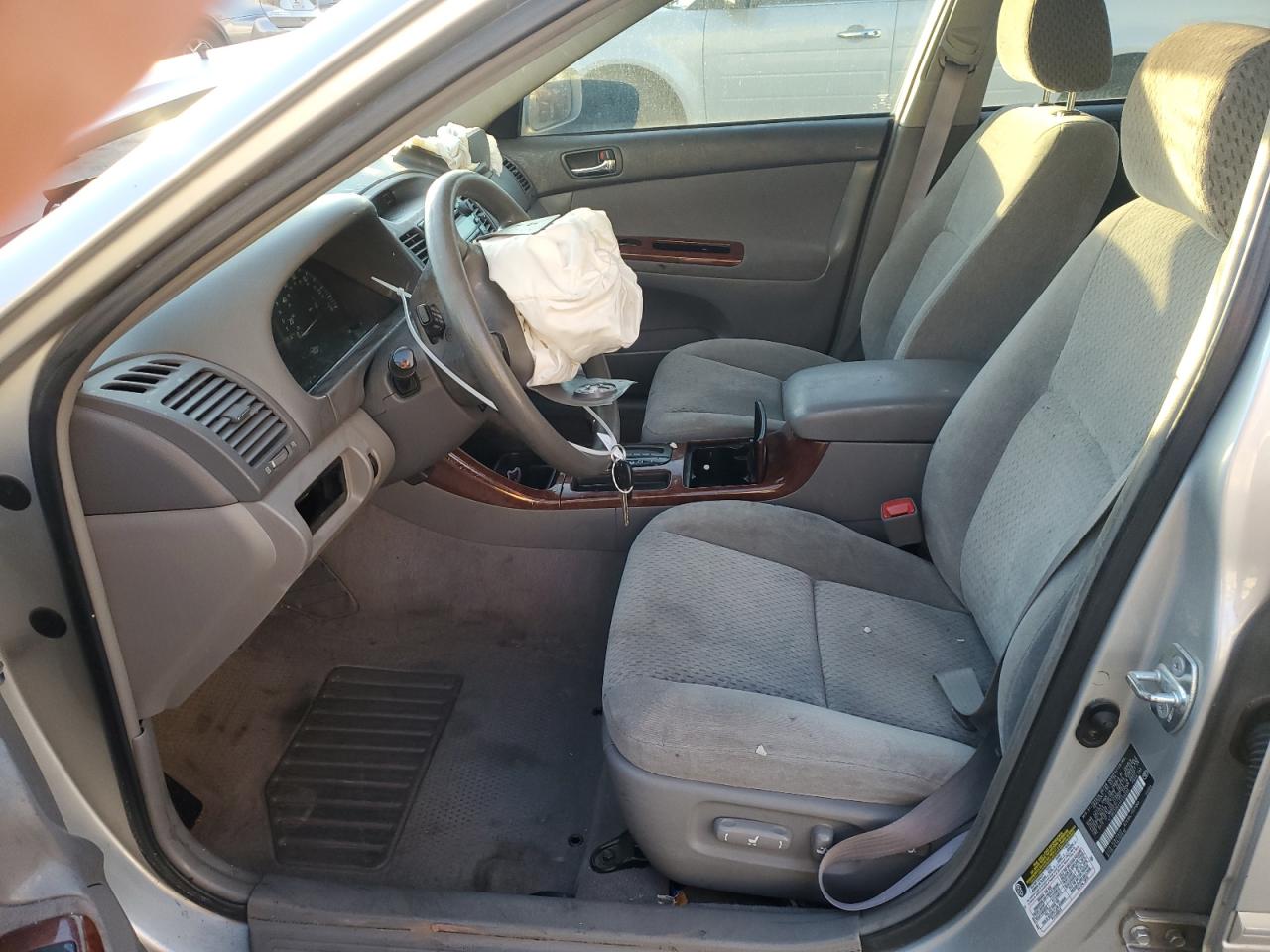 2004 Toyota Camry - Image 7