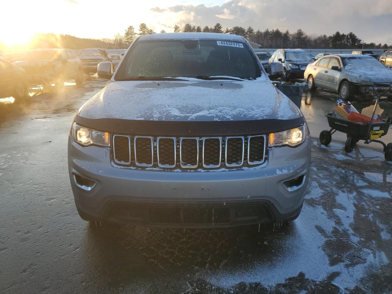 2017 Jeep Grand Cherokee - Image 5