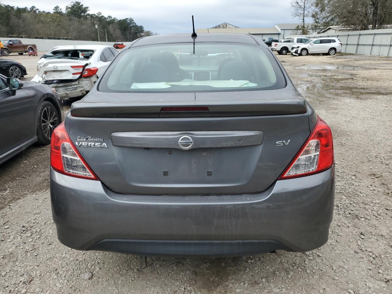 2019 Nissan Versa - Image 6