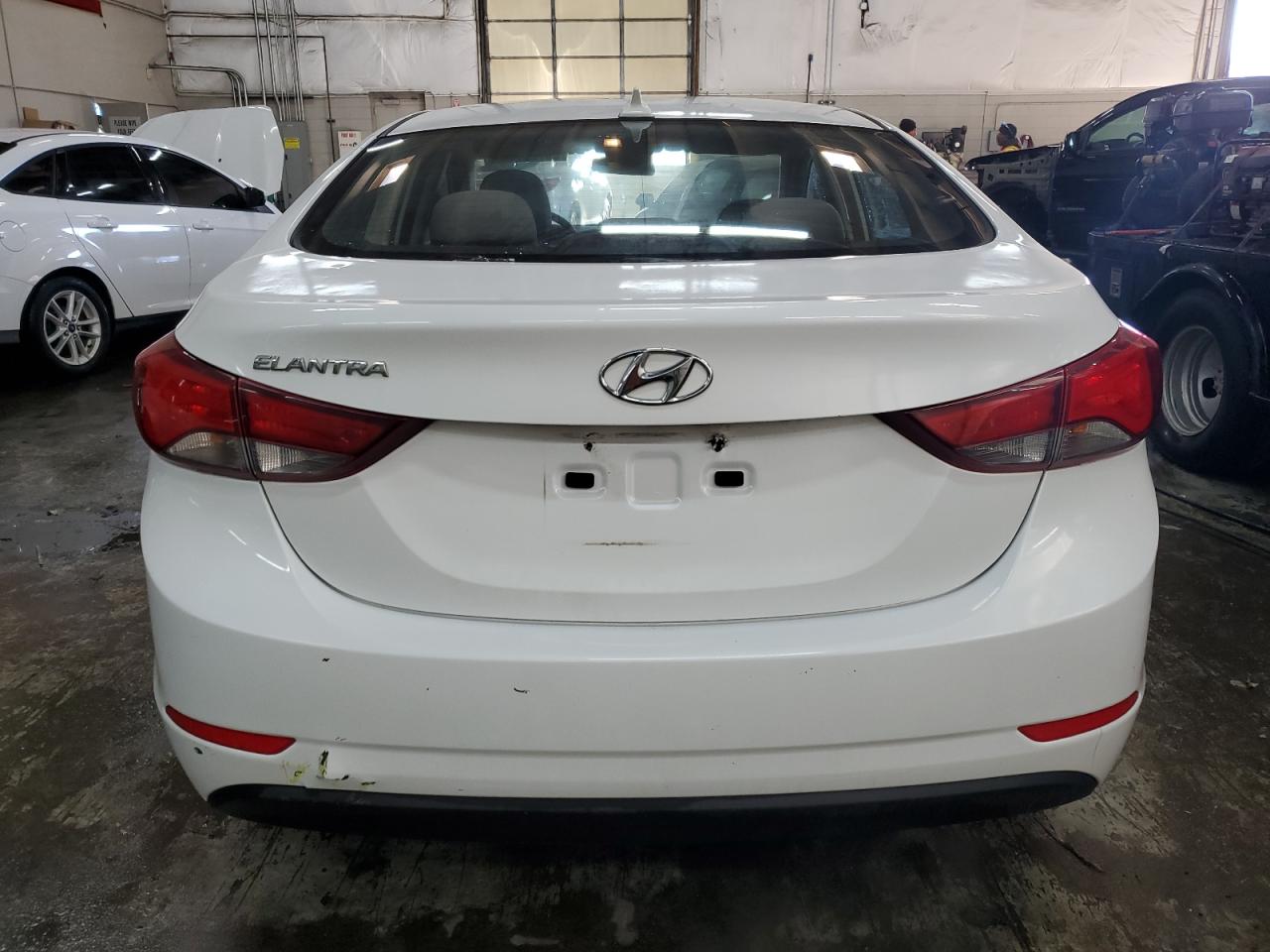 2016 Hyundai Elantra - Image 6