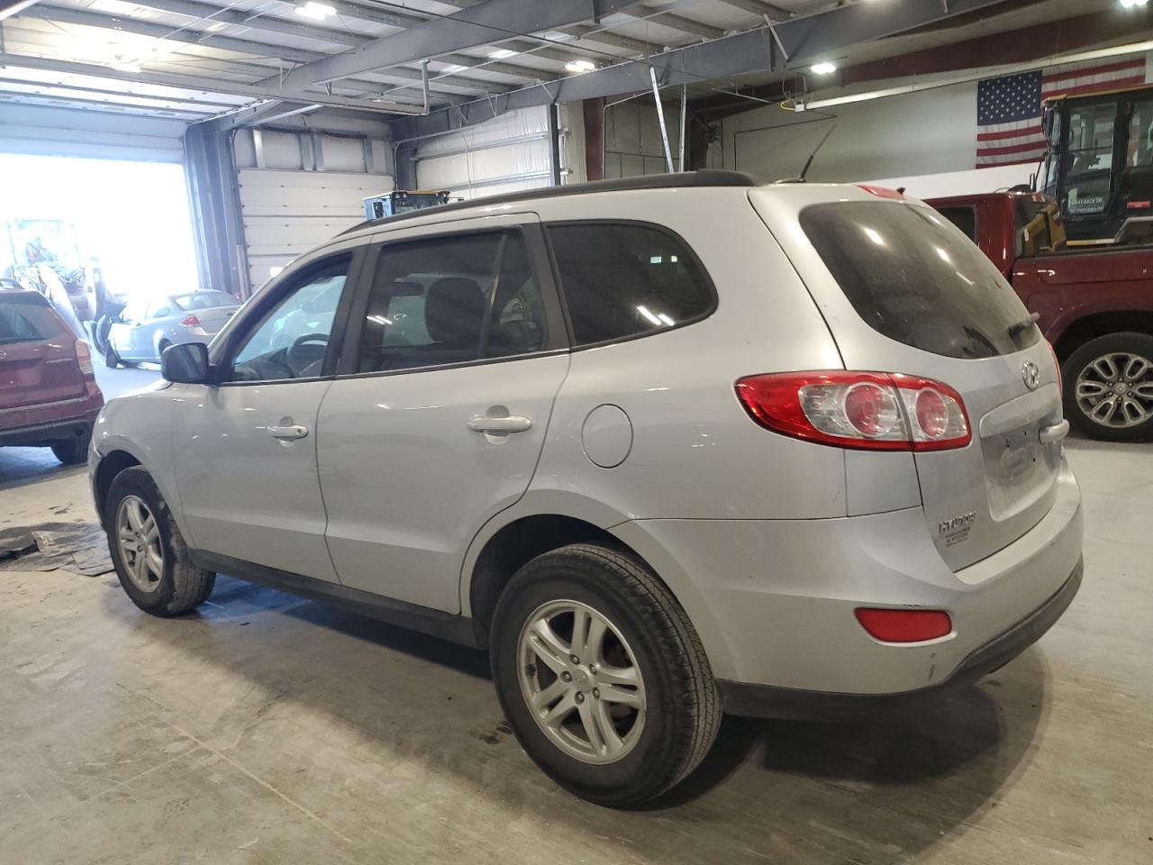 2010 Hyundai Santa Fe - Image 2
