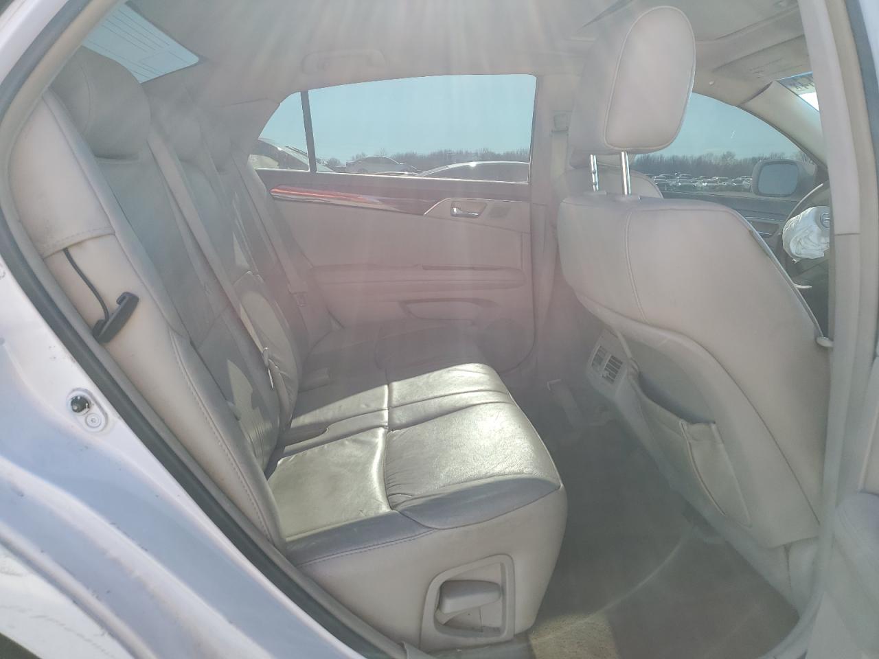 2010 Toyota Avalon - Image 10