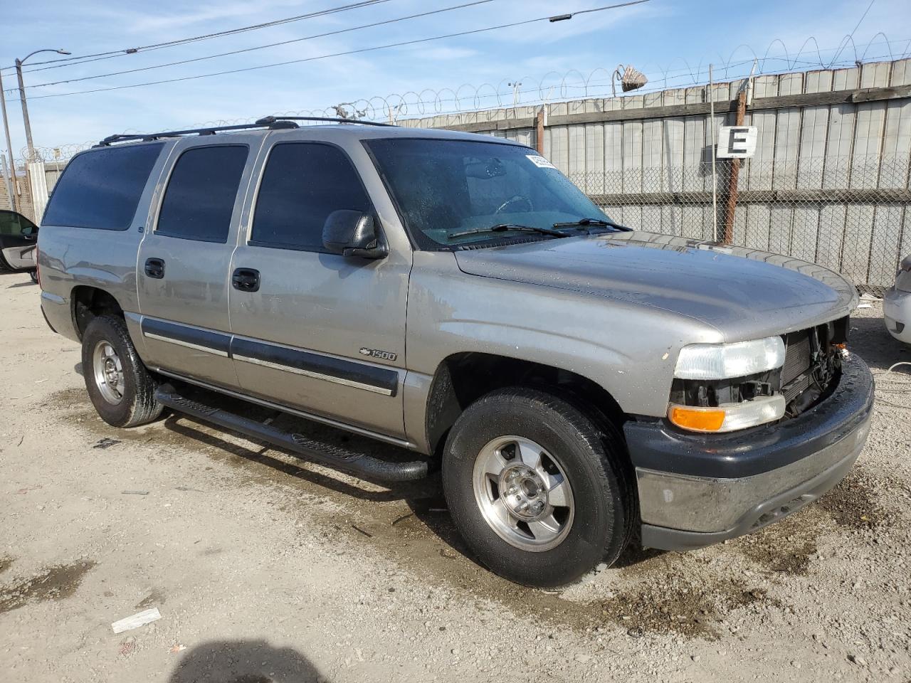 2001 Chevrolet Suburban - Image 4
