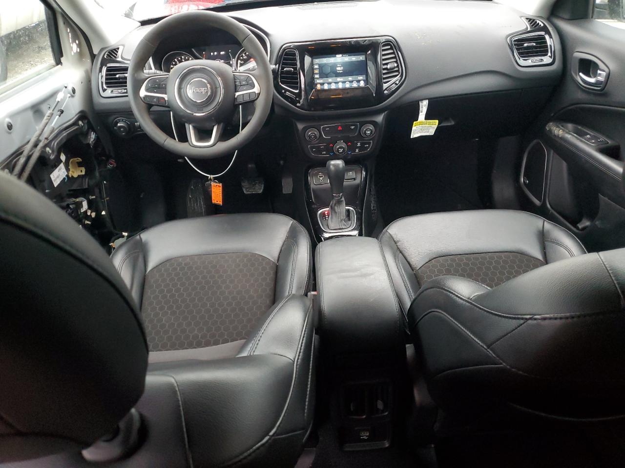 2021 Jeep Compass - Image 8