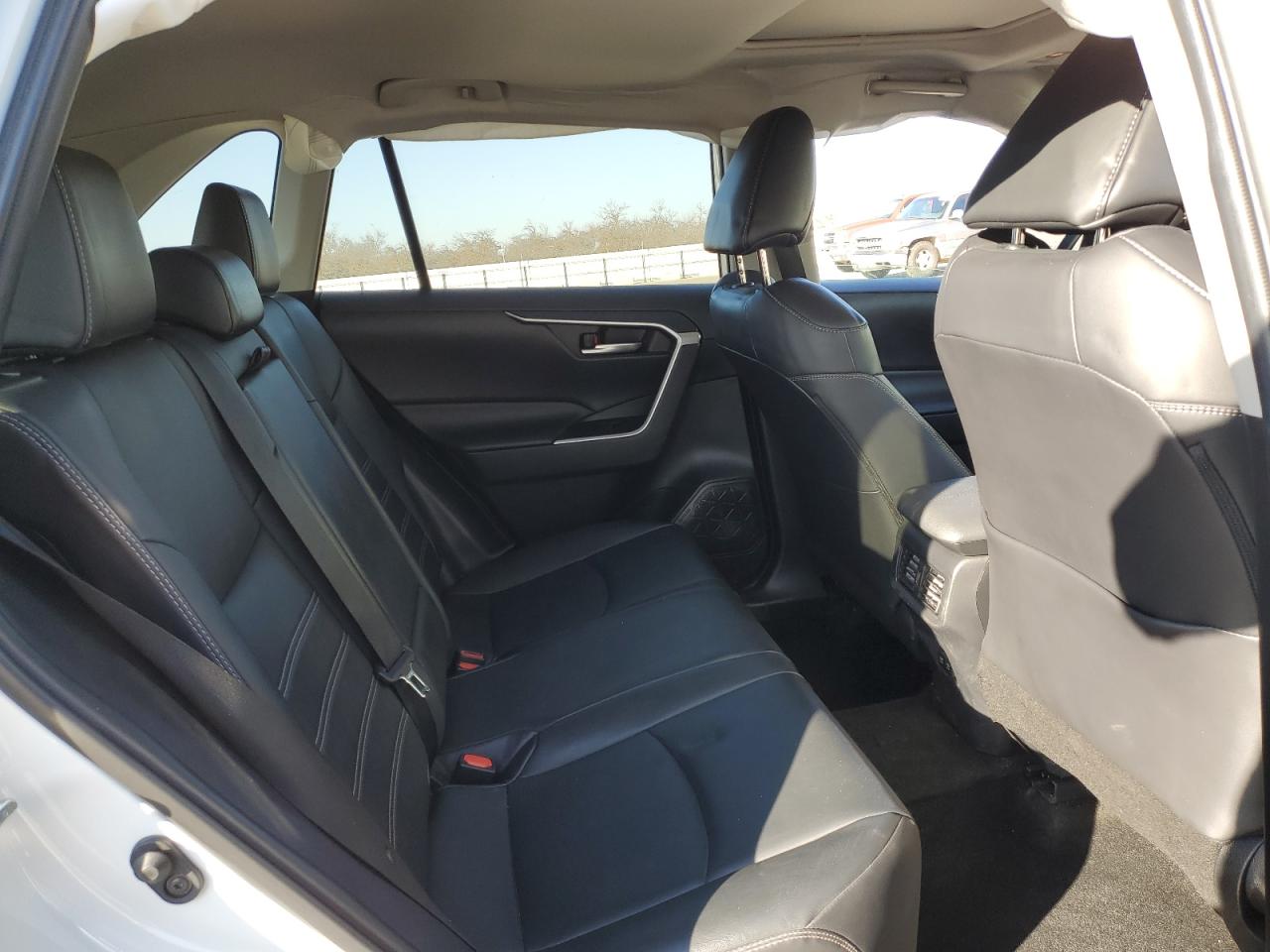 2021 Toyota RAV 4 - Image 11
