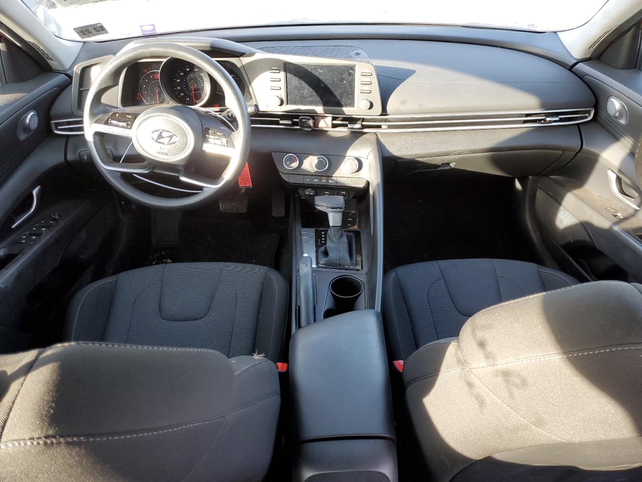 2023 Hyundai Elantra - Image 8