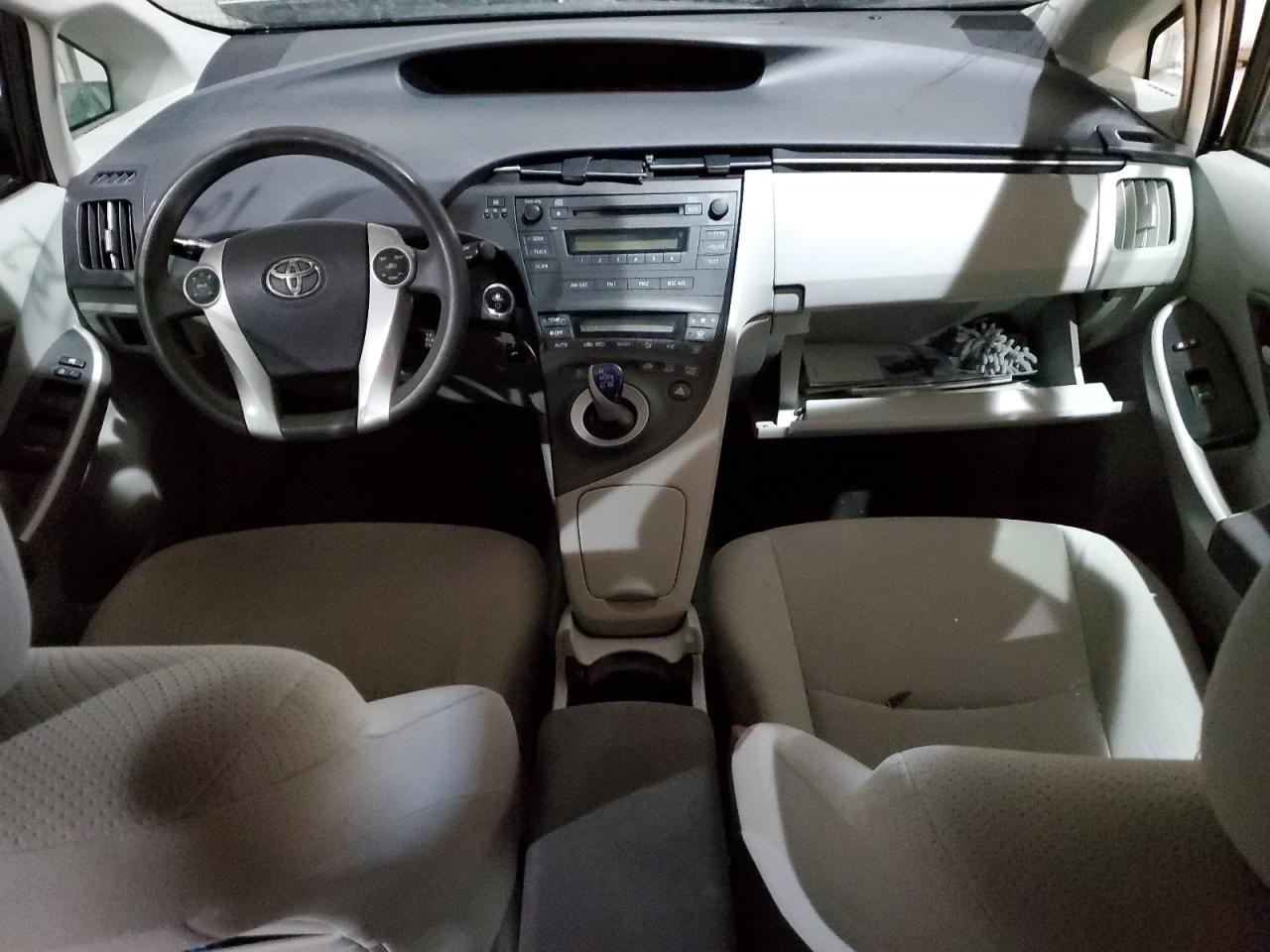 2011 Toyota Prius - Image 8