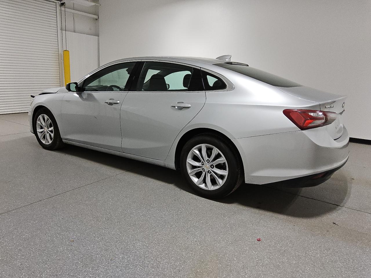 2022 Chevrolet Malibu - Image 2