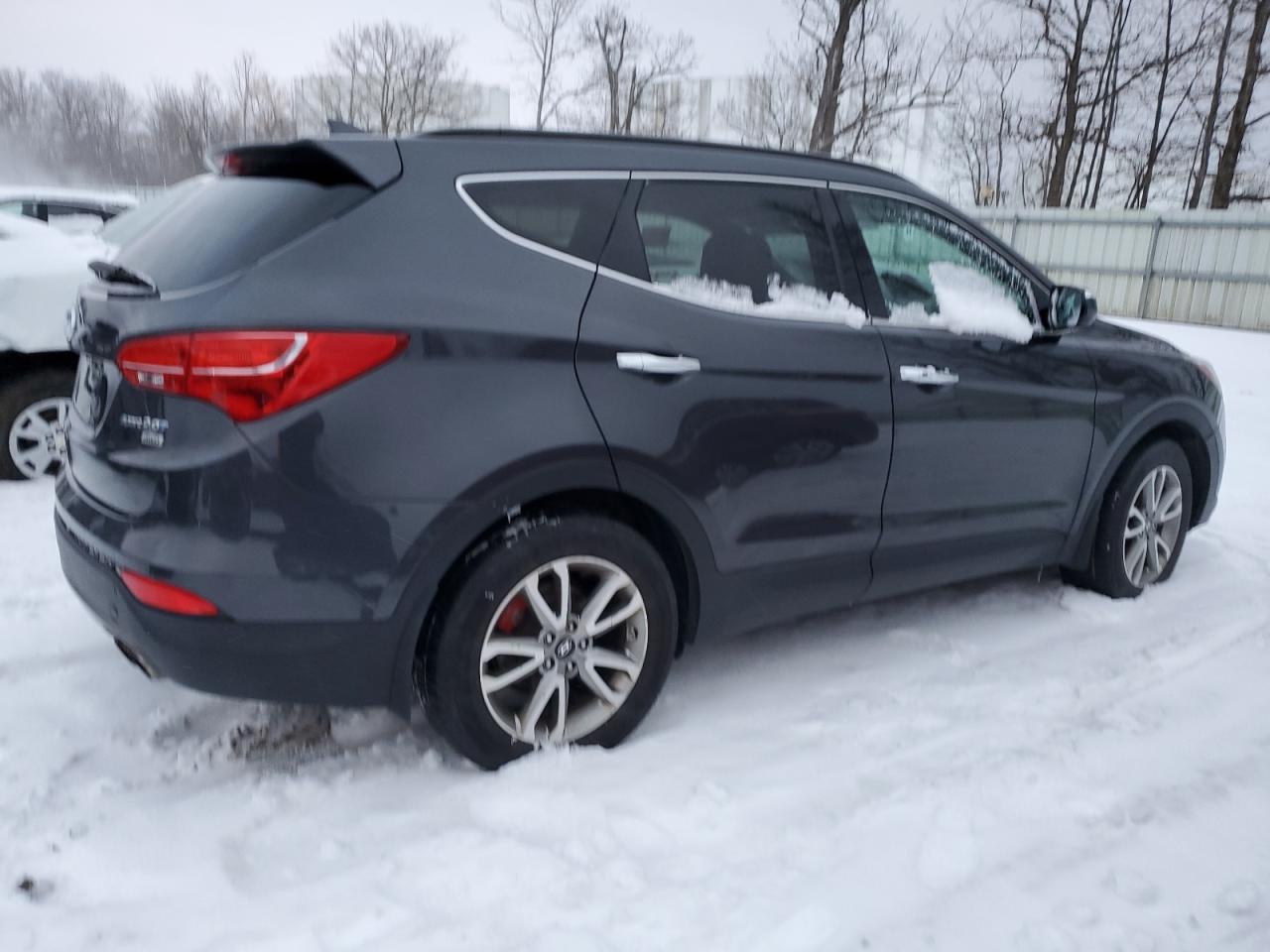2016 Hyundai Santa Fe - Image 3