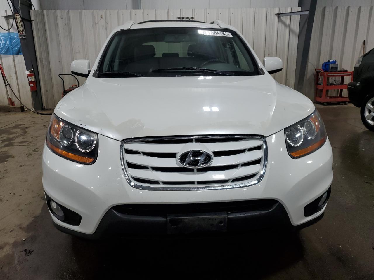 2010 Hyundai Santa Fe - Image 5
