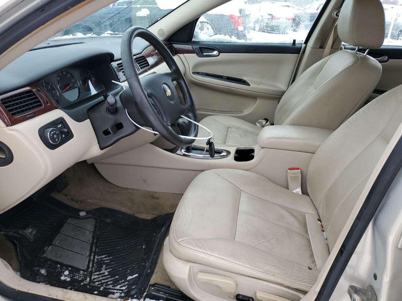 2010 Chevrolet Impala - Image 7