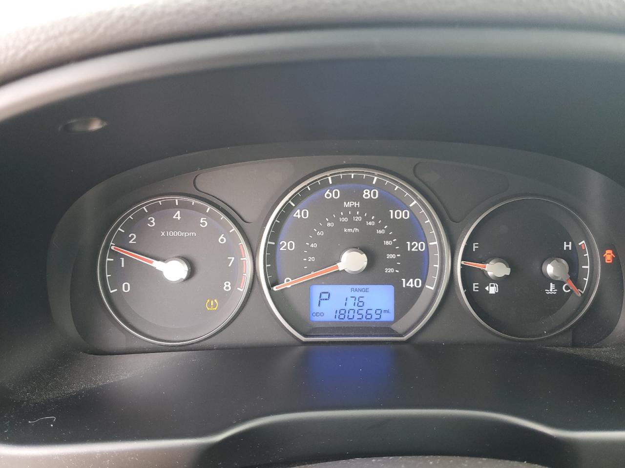 2011 Hyundai Santa Fe - Image 9