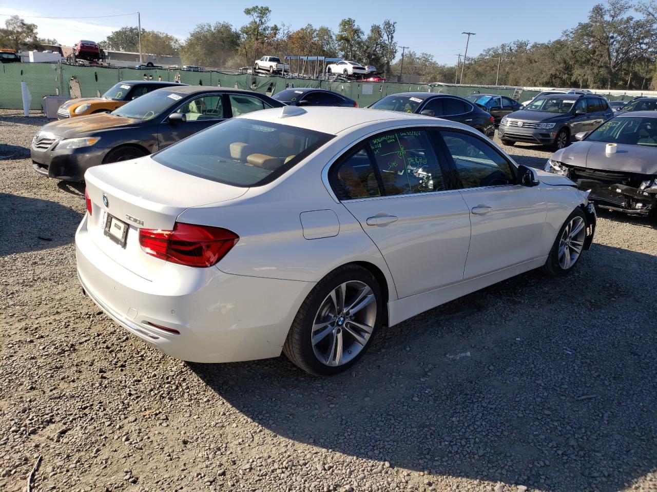 VIN WBA8B9C59JEE82111 2018 BMW 3 SERIES no.3