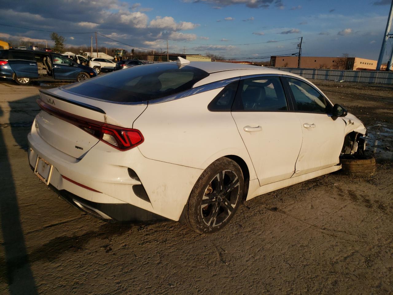 2023 Kia K5 - Image 3